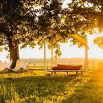 Holiday home Vrba Premium Riverside Mobile House Big Berry