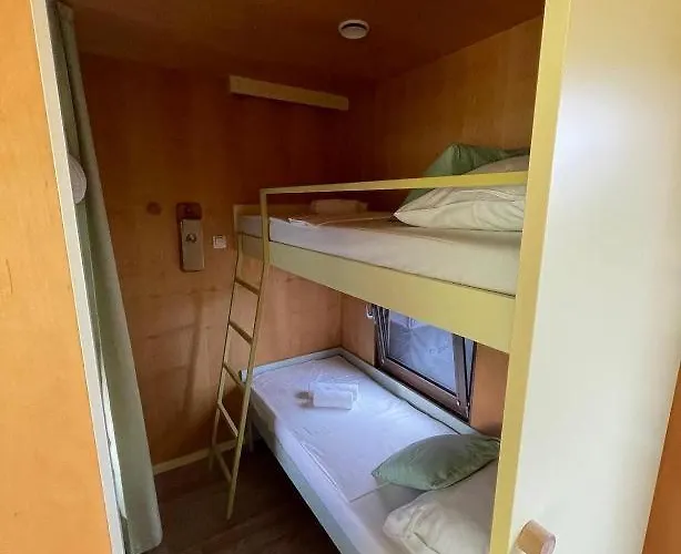 Vrba Premium Riverside Mobile House Big Berry 度假居