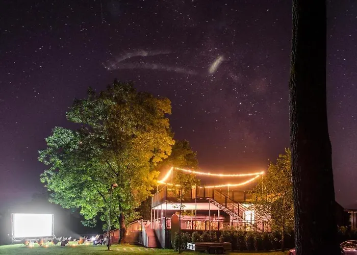 Vrba Premium Riverside Mobile House Big Berry 度假居